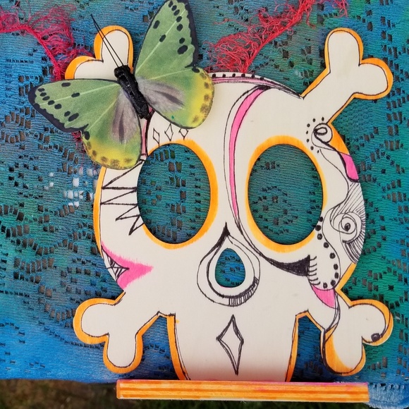 Skull Art Halloween Decor - Picture 1 of 4